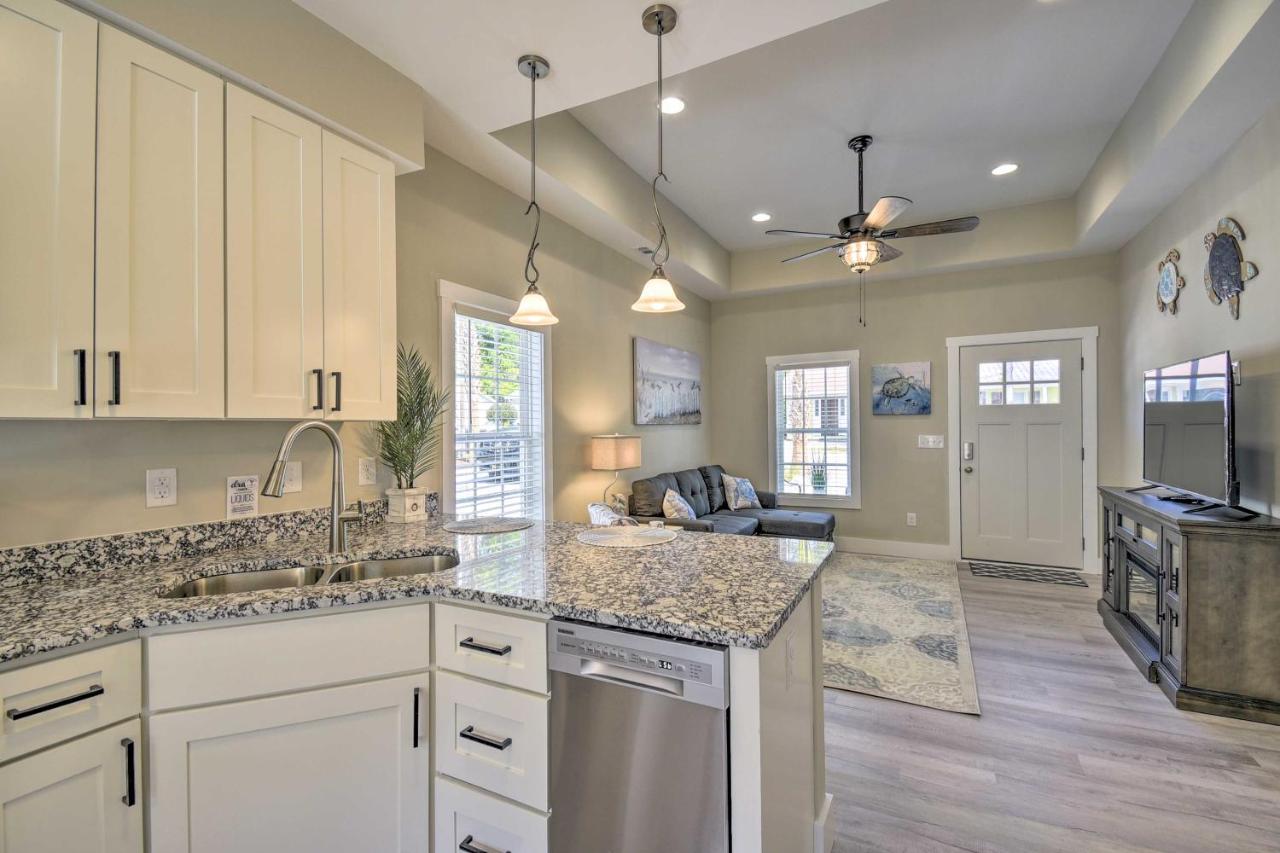 Ocean Isle Beach Home With Shared Lanai And Grill Eksteriør billede