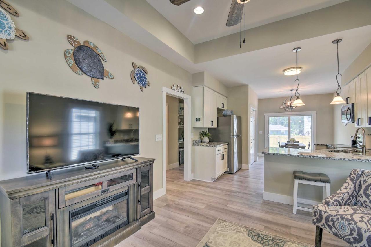 Ocean Isle Beach Home With Shared Lanai And Grill Eksteriør billede