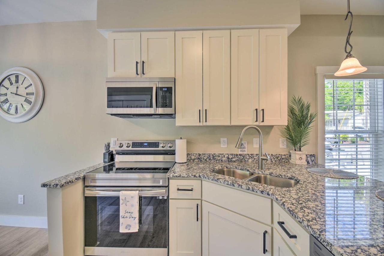 Ocean Isle Beach Home With Shared Lanai And Grill Eksteriør billede
