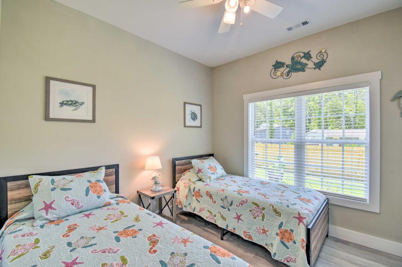 Ocean Isle Beach Home With Shared Lanai And Grill Eksteriør billede