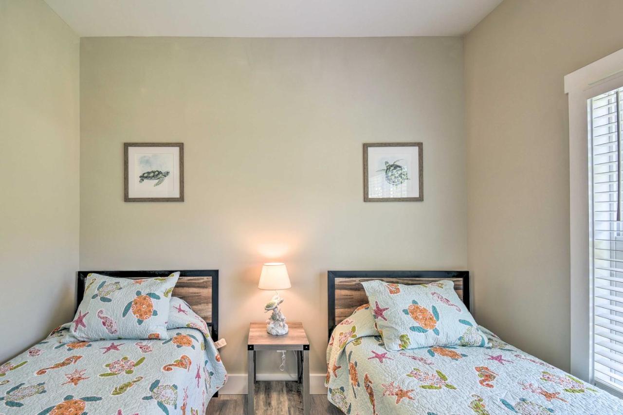 Ocean Isle Beach Home With Shared Lanai And Grill Eksteriør billede